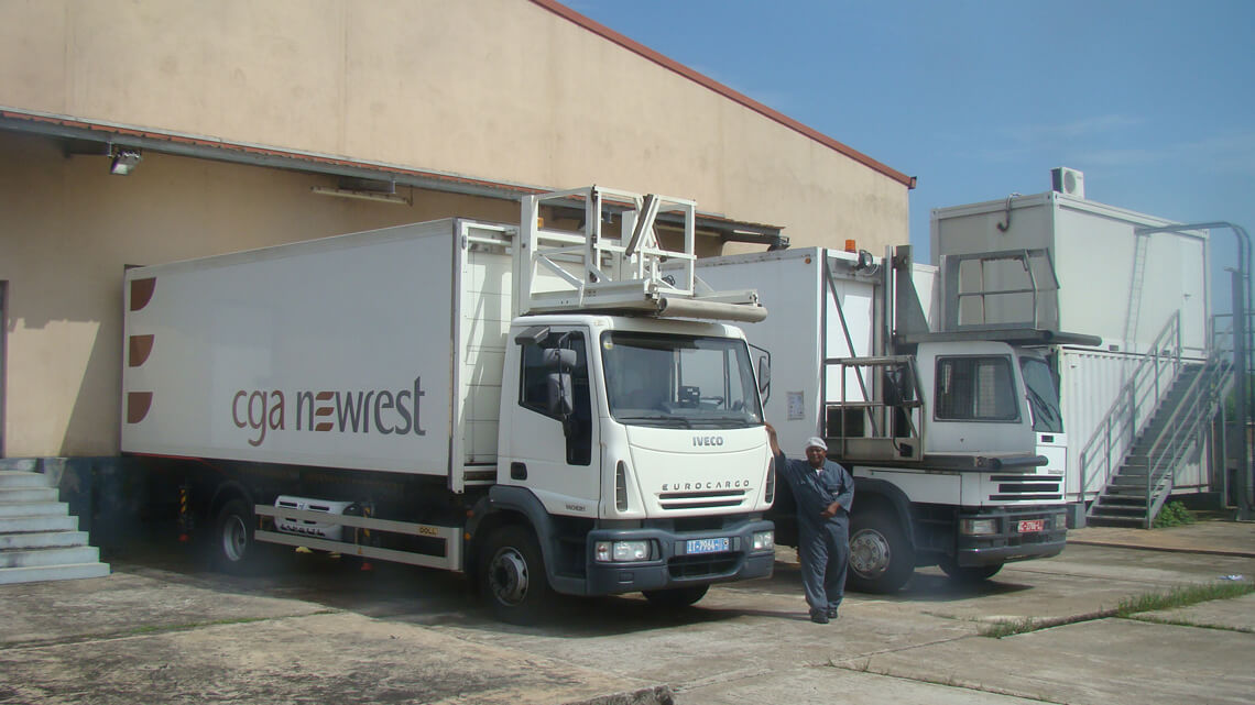 Camion du Groupe Newrest à l'unité de production de Conakry
