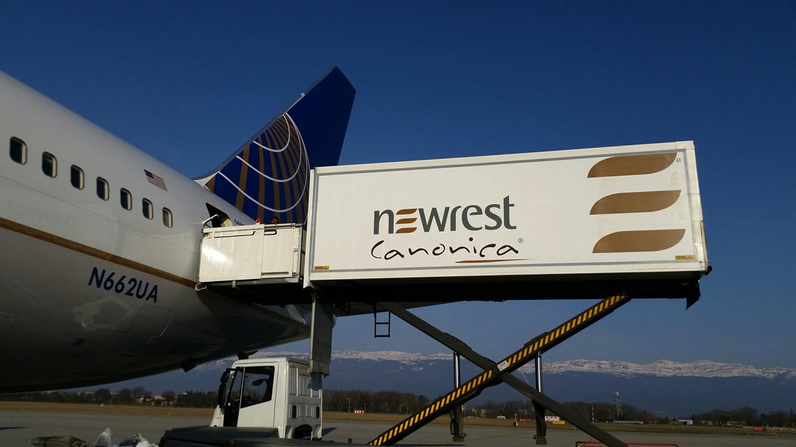 Camion de Newrest à Genève