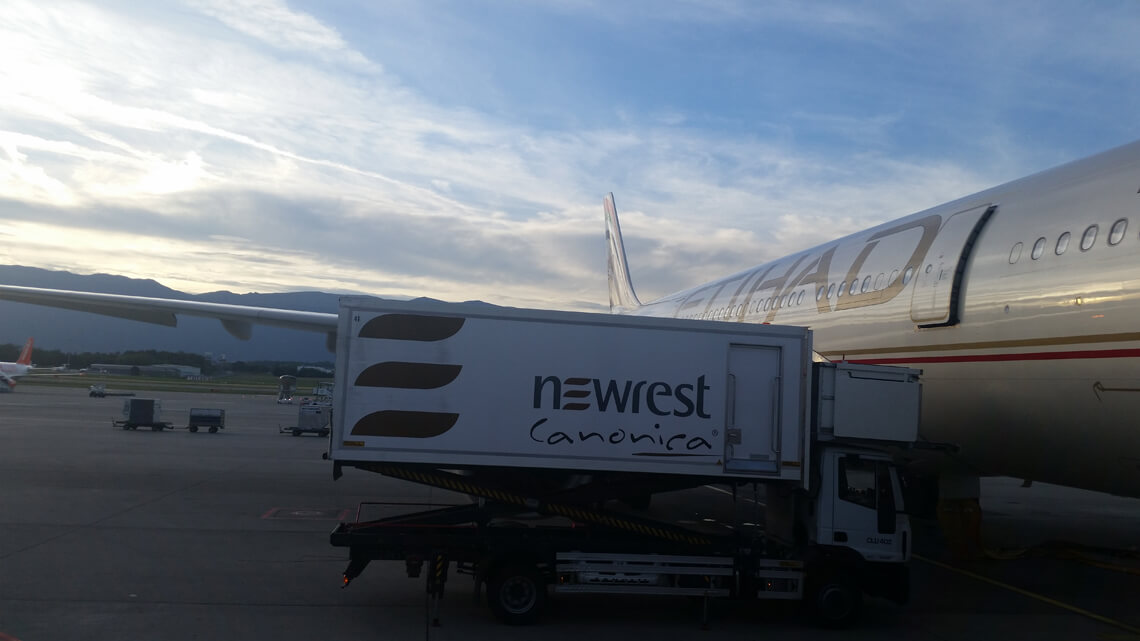 Camion de Newrest à Genève