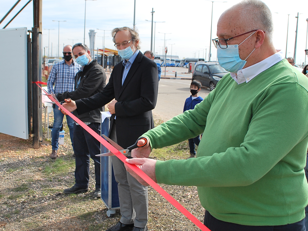 ribbon cut ceremony