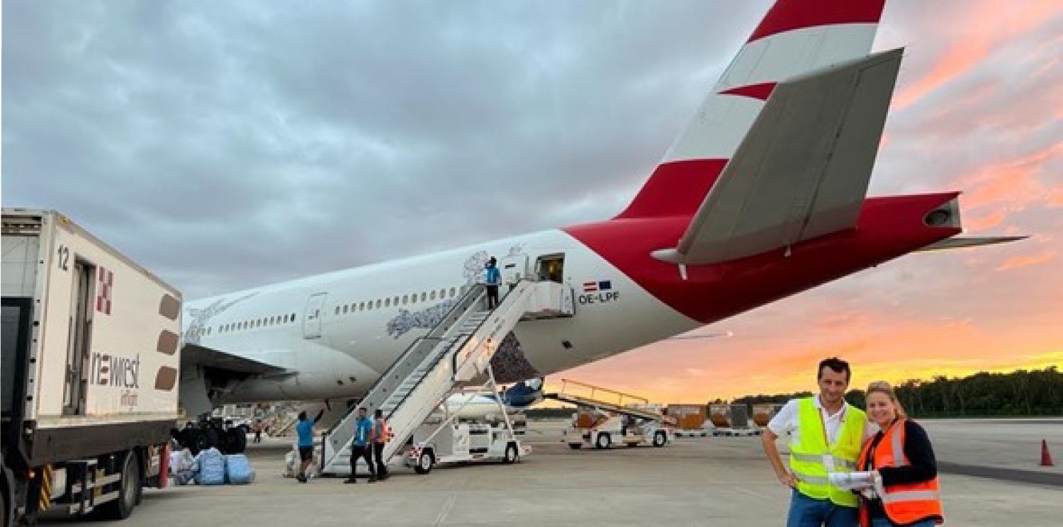 Newrest team in Cancun announced the return of operations for Austrian Airlines