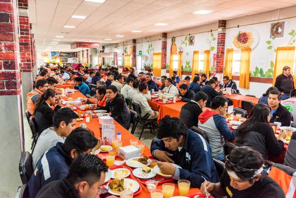 Restaurante al servicio de las bases de vida