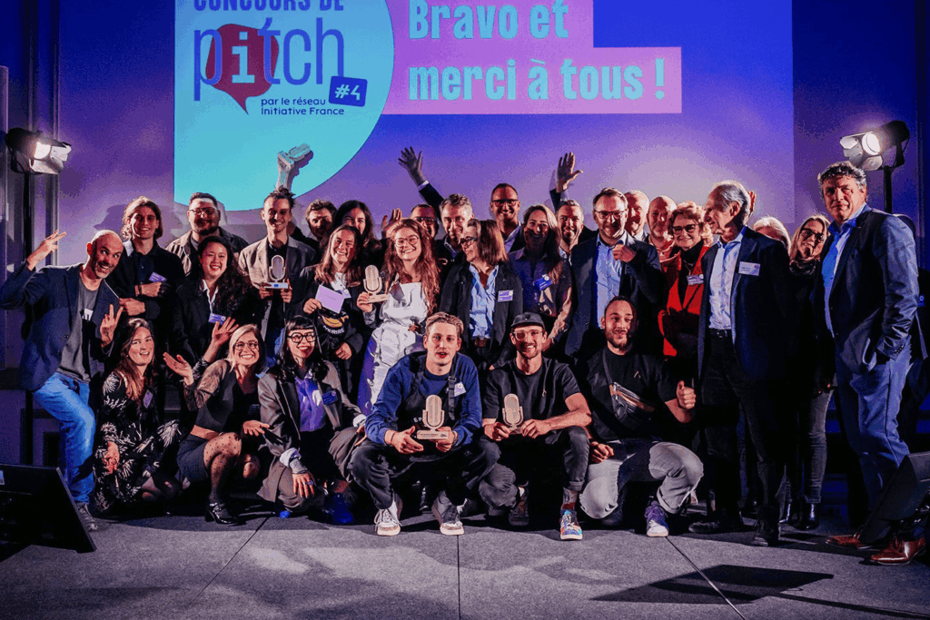 Jury et finalistes du concours de pitch