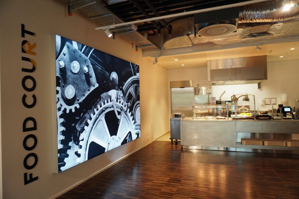 Food court Caterpillar Sàrl